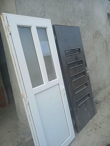 Plastik və metal qapılar dəsti - Ağ rəngli plastik (PVC) qapı: -