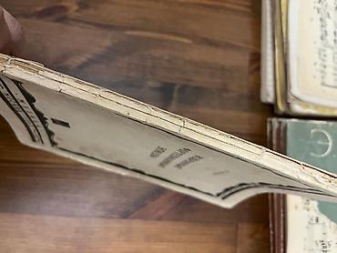 веньо: Э. Григ ( 47 страниц) 350 сом ( обложка разорвана). Ф. Кулау — 4
