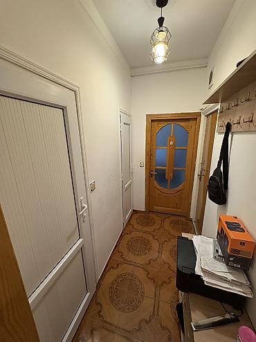 Köhnə tikili: Bakı, 3-cü mikrorayon, 2 otaqlı, Köhnə tikili, m. Memar Əcəmi, 42 kv. m — 9
