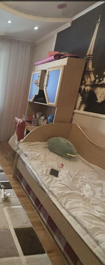 продаю двухъярусные кровати: Продам б/у кровать