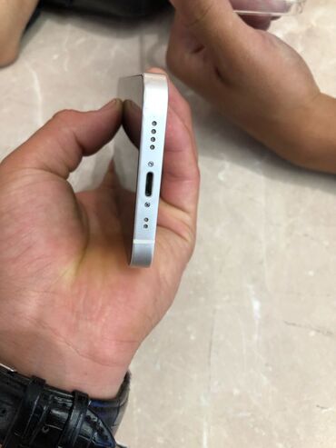 Apple iPhone: IPhone 12 mini, Б/у, 64 ГБ, Black Titanium, Зарядное устройство, Чехол, Кабель, 77 %