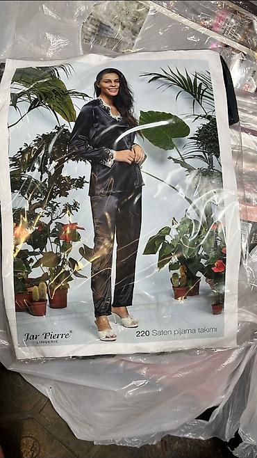 Пижамы: Домашняя одежда
Пижама
Халат
Нижнее белье — 3