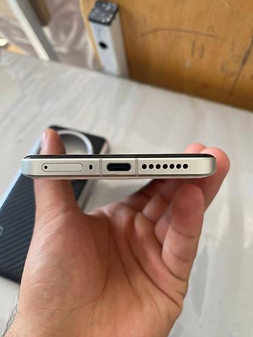 xaomi 17: Xiaomi, 14 Ultra, Б/у, 256 ГБ, цвет - Белый, 2 SIM — 3