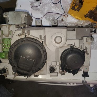 Передние фары: Передняя правая фара Mercedes-Benz 1994 г., Б/у, Оригинал — 4