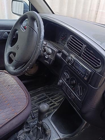 Volkswagen: Volkswagen Vento: 1993 г., Кол менен иштөөчү, Седан — 5
