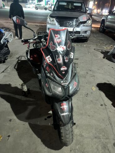 скутер не рабочий: Скутер 50–125 см³ (китайская платформа типоразмера GY6). Яркий тюнинг