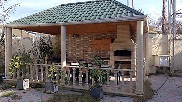 barbeku manqal: Bağ üçün geniş manqal-besedka - Dam örtüklü, sütunlu besedka — 1