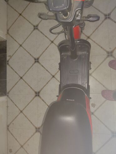 Mopedlər,skuterlər: Elektrik skuter Xüsusiyyətlər: - Ön tərəfdə iri metal yük səbəti – — 4