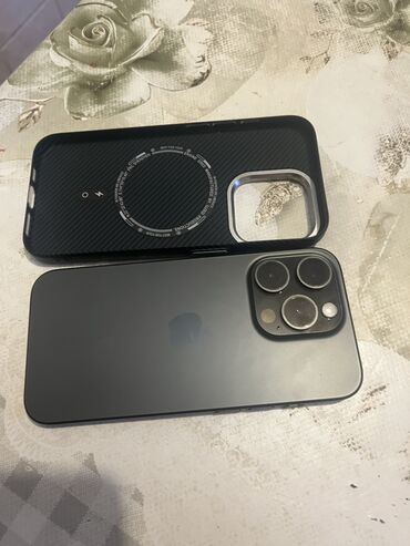 Apple iPhone: IPhone 15 Pro, Б/у, 128 ГБ, Black Titanium, Чехол, Кабель, 90 %