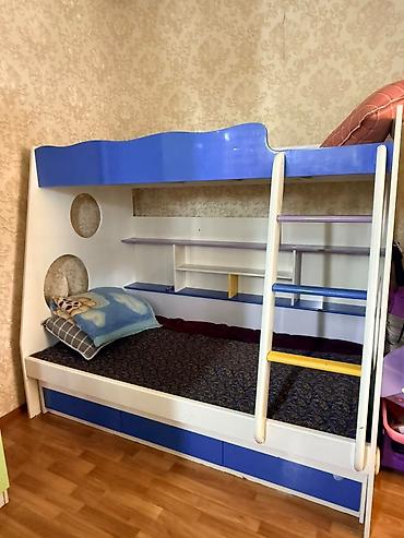 Продаю мебель шкаф двухъярусная кровать и парта