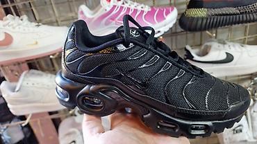 cipele clarks: Nike air max tn patike triple black crne A klasa NOVO Novo Brojevi — 1