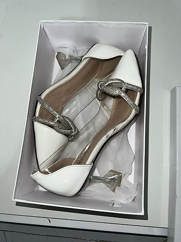 Другая женская одежда: Женская одежда – подборка из 4 вещей 1) Платье - Белое с нежным — 27