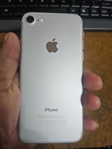 Apple iPhone: Apple iPhone 7, srebrni jako dobro ocuvan kao nov128 gbmemorija- 73% — 9