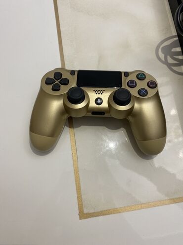 PS4 (Sony Playstation 4): PlayStation 4 (PS4) oyun konsolu dəsti Dəstə daxildir: - PS4 konsolu -da lalafo.az — 2 PS4 (Sony Playstation 4): PlayStation 4 (PS4) oyun konsolu dəsti Dəstə daxildir: - PS4 konsolu — 2