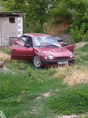 Toyota: Toyota Corolla: 1998 г., 1.6 л, Механика, Бензин