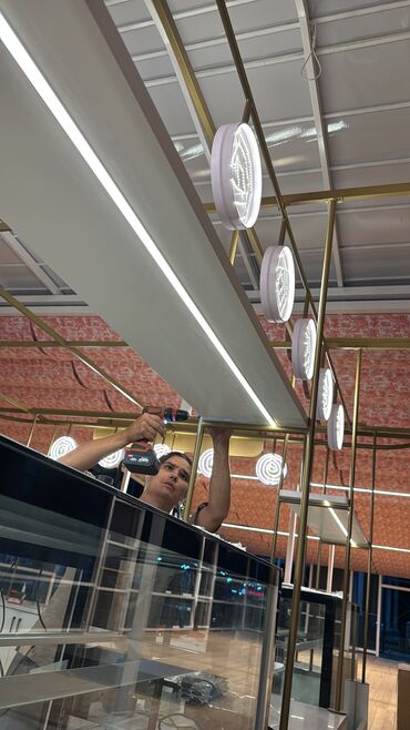 Мебель на заказ: Производство торговых островков, стеллажи, витрины, полки, мебель — 14