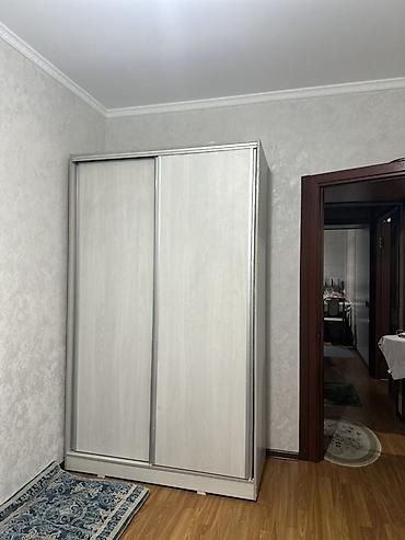 Продажа комнат: Продаётся уютная 3-комнатная квартира в хорошем районе.Рядом школа — 8