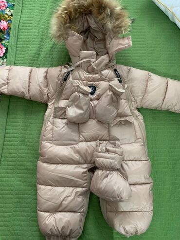 детская курточка: Продаётся детский комбезон в хорошем состоянии,почти новый,одевали