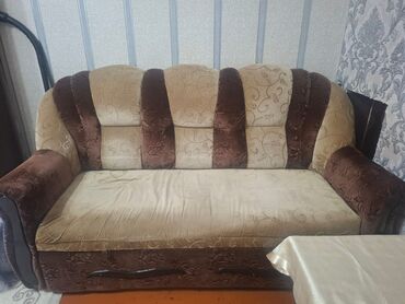 Tavalar: Di̇van-kravat, Divan, Bazasız, Açılan