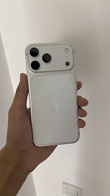 ayfon 9 pro max: IPhone (серия с USB‑C), светлый цвет корпуса. Компактный корпус с — 1