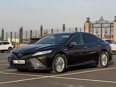 Toyota: Toyota Camry: 2018 г., 2.5 л, Вариатор, Гибрид, Седан — 2