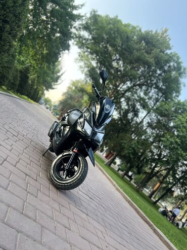 Скутеры: Скутер 150 куб. см, Бензин, Б/у