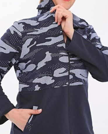 Trenerke: Crna i teget
2xl - 4xl
4200 — 9