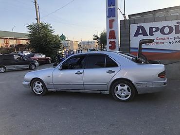 srv 3: Mercedes-Benz E-Class: 1996 г., 3.2 л, Механика, Газ, Седан — 4