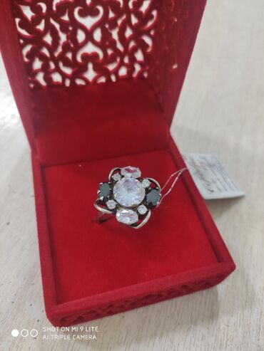 кольцо: Очень красивый кольцо из Серебро 925 пробы. Производитель Индия Камни