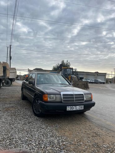 Mercedes-Benz: Mercedes-Benz 190: 2 l | 1991 il Sedan