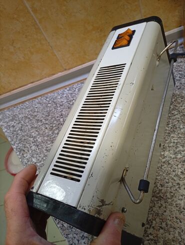 Kaloriferi: Električni grejač/ventilator (toplotni ventilator – “kalorifer”) za — 5