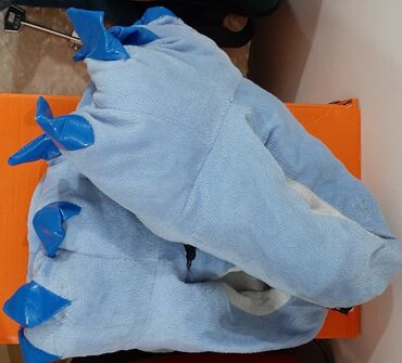 Игровые манежи: Продаю. 550сом. обувь кроссовки разные размер 39. 36. 33 — 9