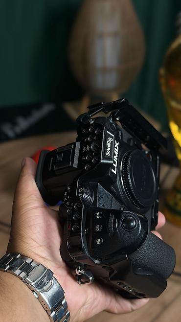Videokameralar: Panasonic LUMIX GH6 video/foto seti Komplekt: - Panasonic LUMIX GH6 — 8