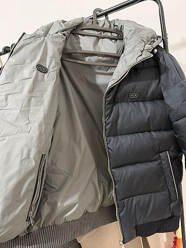 Пуховики и зимние куртки: Курткалар сатылат б/у бирок бир эки жолу кийилген. Кара куртка женский — 4