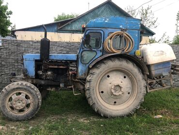 Тракторы: Продается трактор Т-40, с бочкой для травления. Цена 300 тыс. сомов