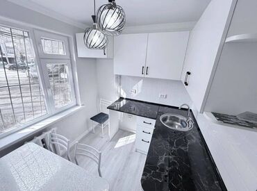 срочно продам квартиру в баку: 3 бөлмө, 58 кв. м, 104-серия, 1 кабат, Евроремонт