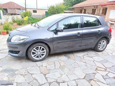Toyota: Toyota Auris: 1.4 l. | 2010 έ. Sedan — 5