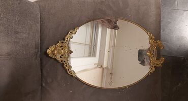 ogledalo za šminku: Wall mirror, shape - Round, 38 x 29 cm, Used