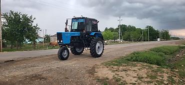 oz masininla is: Belarus MTZ traktoru - Model: Belarus (MTZ seriyası) kabinəli - Rəng — 1