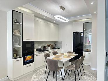 байтик тауэр: 2 комнаты, 72 м², Элитка, 10 этаж, Дизайнерский ремонт — 1