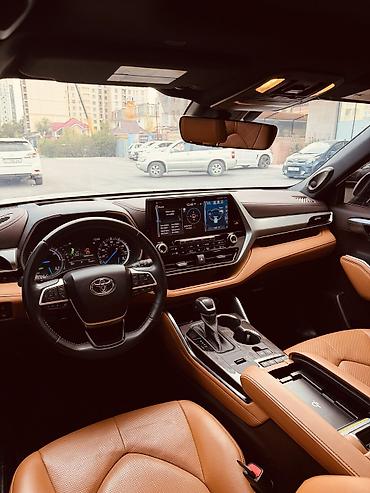 platinum: Toyota Highlander: 2022 г., 2.5 л, Автомат, Гибрид, Внедорожник — 7