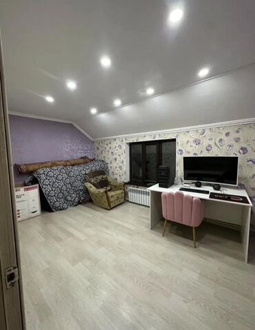 Долгосрочная аренда домов: Продается 2-х этажный частный дом 📍 Адрес: ж/м Кара-Жыгач 📐Площадь: 35 — 3