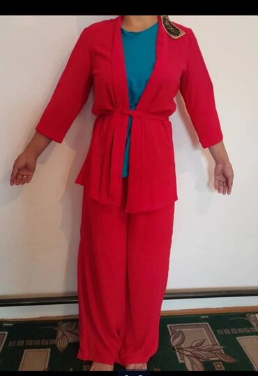 пиджак красный: Брючный костюм, Кюлоты, Лето