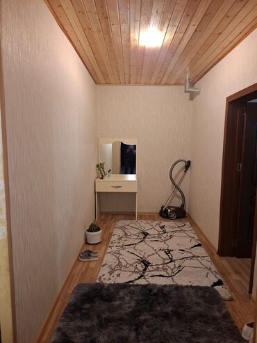 xacmazda kiraye evler 2021: Satılır: Rahat və işıqlı mənzil (daxili interyer) 0773053050 yaşma