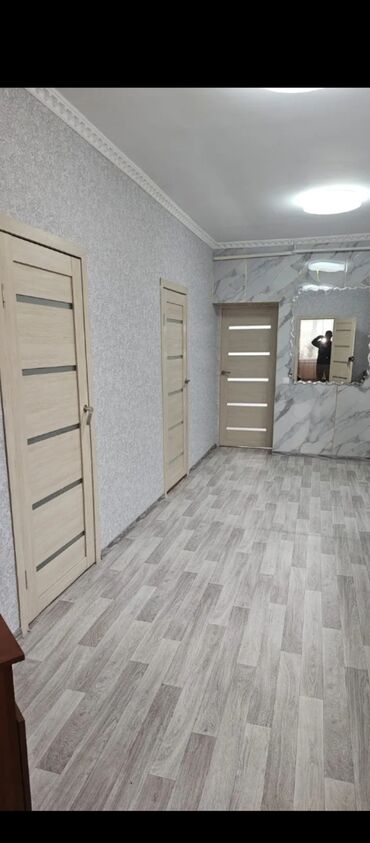 сниму дом на иссык куле: 55 м², 3 комнаты, Парковка, Забор, огорожен