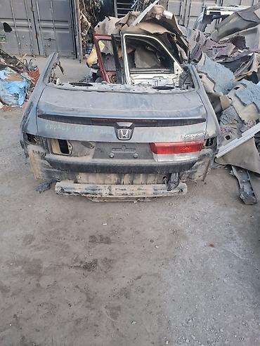 Крышка багажника Honda Inspire (оригинал, седан). Особенности: -
