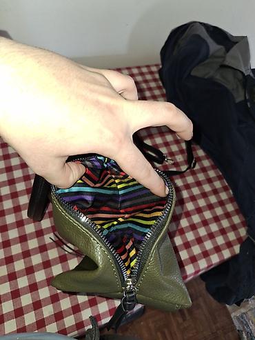 Torbe: Torba preko ramena – maslinasto zelena, sa šarenom prugastom postavom — 2