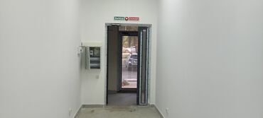 Офисы: Продаю Офис 131 м², С ремонтом, Без мебели, Многоэтажное здание, 1 этаж — 6