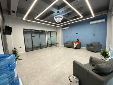 офис в жилом доме: Сдаю В жилом комплексе, 250 м², Долгосрочно, С системой безопасности, С отдельным входом