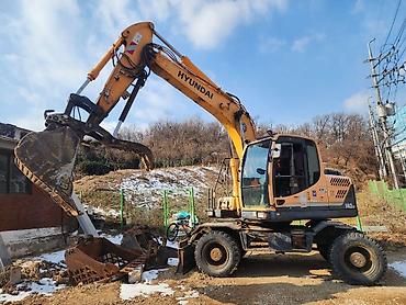 Другие стройуслуги: Услуги экскаватора 140–55–60. Катлован любой объём — 2